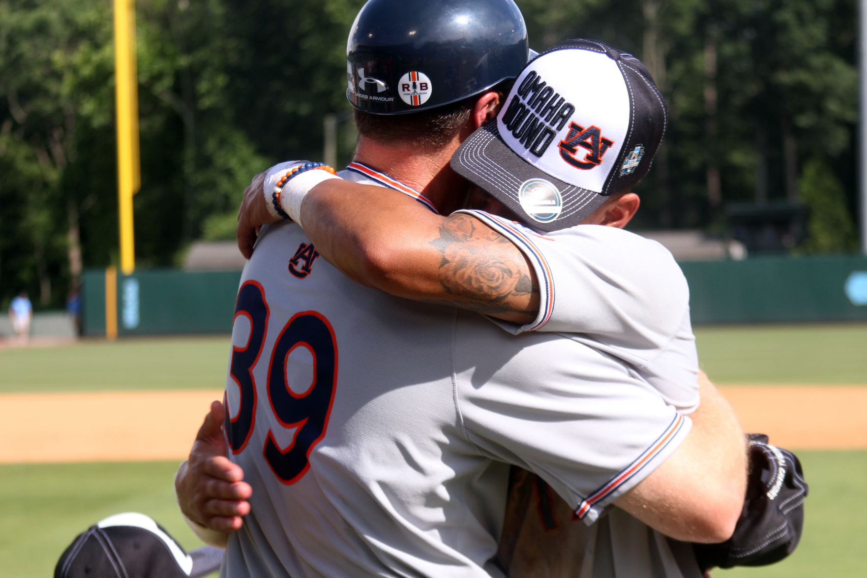 Auburn celebrates Super Regional win, College World Series berth